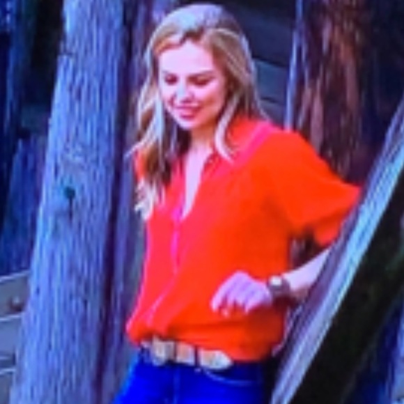 Moulinette Blouse seen on Bachelorette Hannah! - Picture 1 of 6